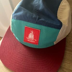 Colorblock Cap with Red Brim Wander hat